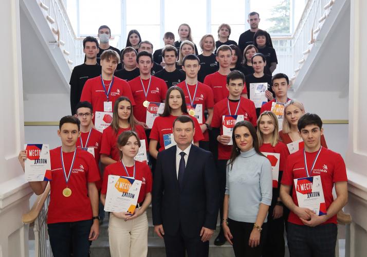 Врио ректора СтГАУ встретился с участниками и победителями регионального этапа «Молодые профессионалы» WorldSkills Russia.