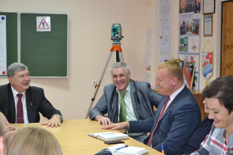 Roundtable discussion with the Rector of the State University for Land Management at the Faculty of Agrobiology and Land Resources