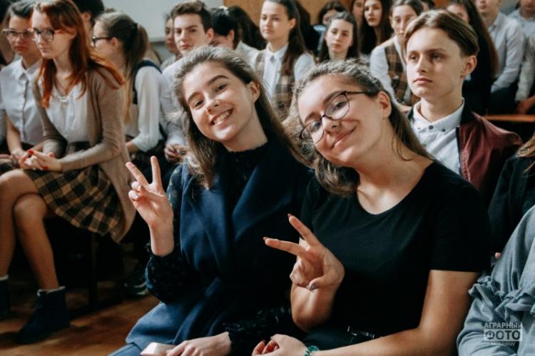 Within the framework of the project “Growth Steps”, students of Stavropol State Agrarian University conducted a master class in the Krasnogvardeysky District
