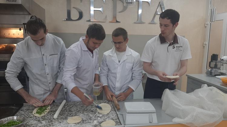 Students of the Faculty of Biotechnology baked bread at the University’s partner enterprise
