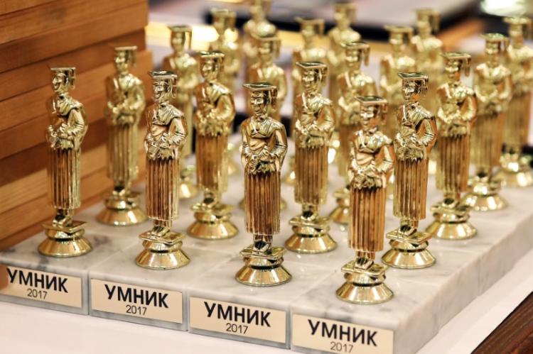 25 апреля 2018 г. в Думе Ставропольского края прошла торжественная церемония чествования победителей программы «УМНИК-2017»