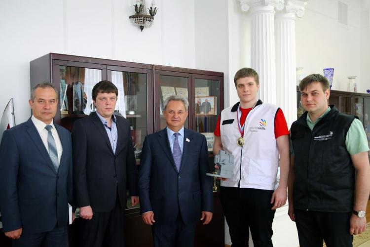 Золотую медаль IV Национального чемпионата «Молодые профессионалы» (WorldSkills Russia) получил студент СтГАУ Федор Завялик