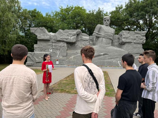 Патриотическое мероприятие со студентами экономического факультета 