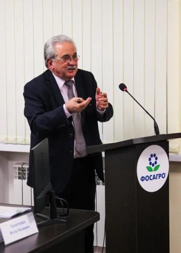 Professor SSAU spoke at a seminar at the distribution center of the company "PhosAgro-Stavropol"