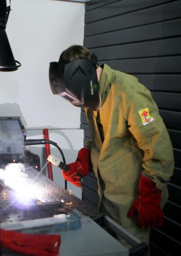 Schoolchildren will master their first profession as a welder at SSAU